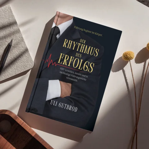 Buch-Mockup „Der Rhythmus des Erfolges“ von Uli Gutbrod