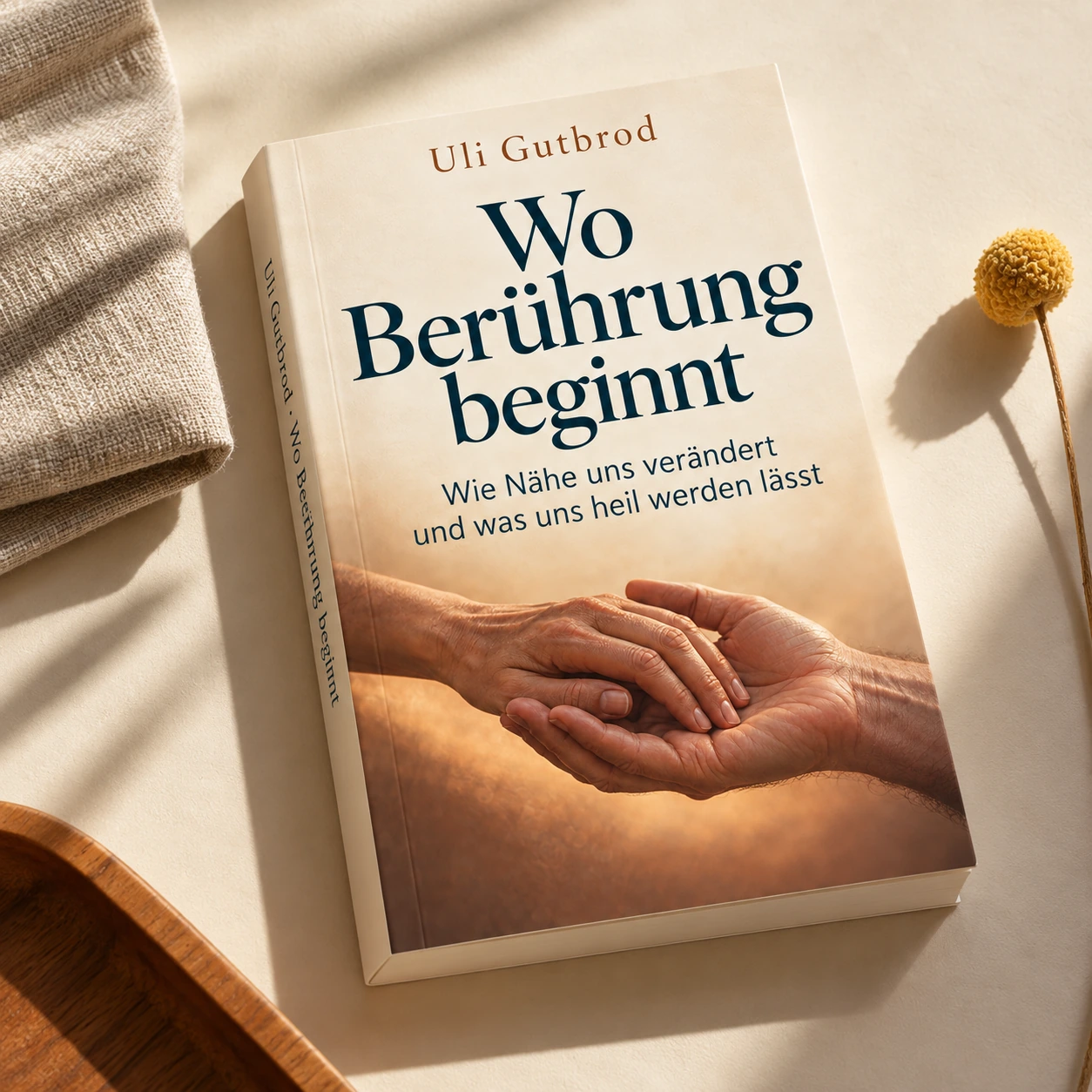 Buch-Mockup „Wo Berührung beginnt“ von Uli Gutbrod